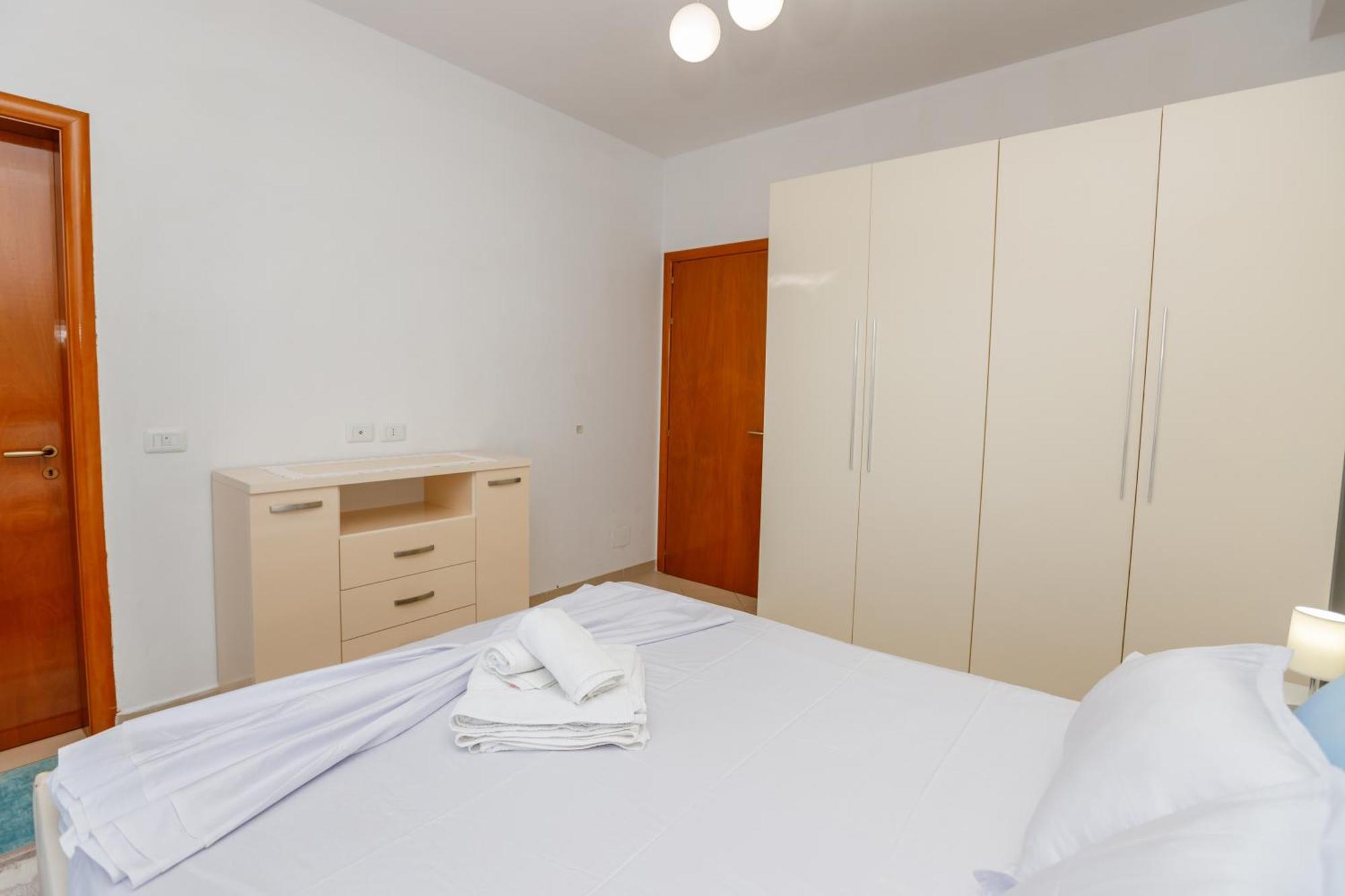 Gus Apartament Vlore Exterior photo